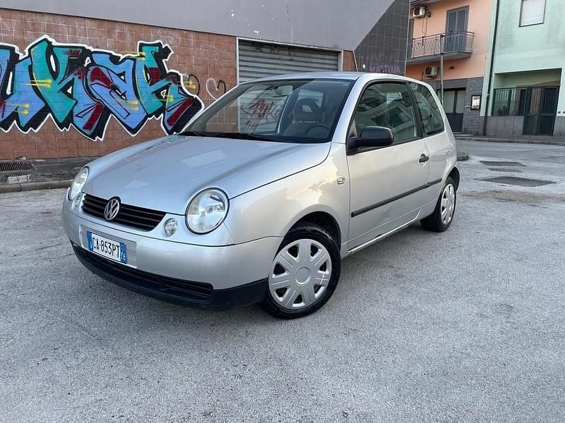 Argento Usata 2002 VW Lupo Due volumi | 799 € (Buon prezzo) - Immagine 1/4