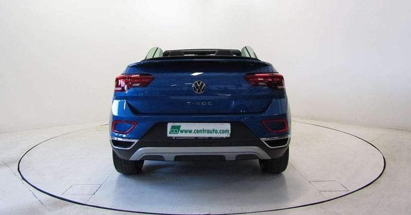 Usata VW T-Roc Cabriolet Style 110 CV (80 kW) 2023 Blu scuro Cabrio