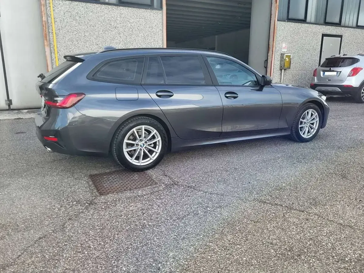Usata BMW 318 Advantage 150 CV (110 kW) 2021 Scuro Station wagon