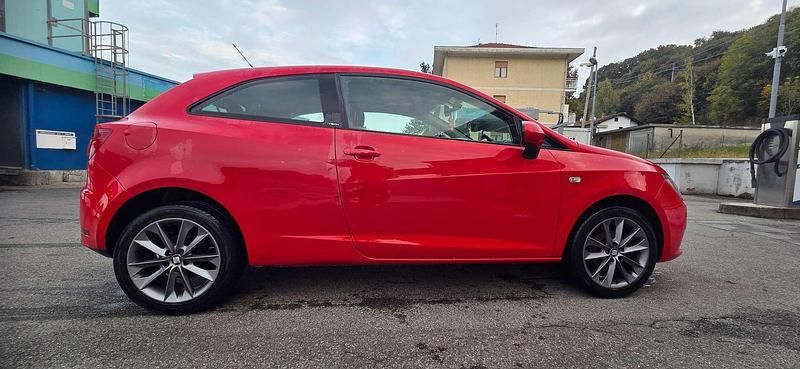 Usata Seat Ibiza SC 69 CV (50 kW) 2015 Rosso Utilitaria