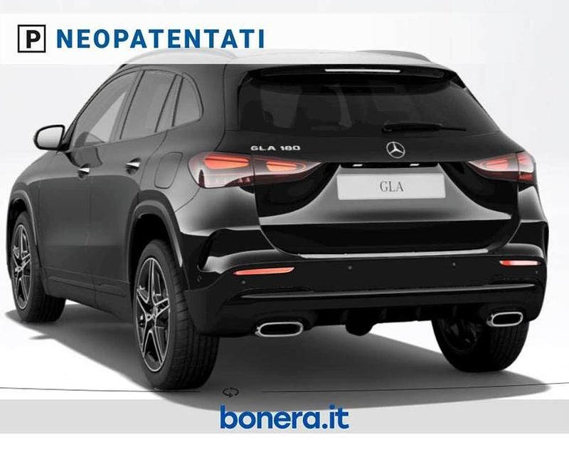 Nuova Mercedes GLA180 AMG line 136 CV (100 kW) 2026 Nero notte SUV