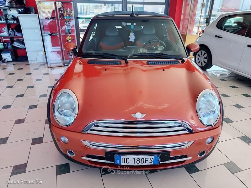 Usata Mini Cooper Cabriolet Hype 116 CV (85 kW) 2006 Arancione Cabrio
