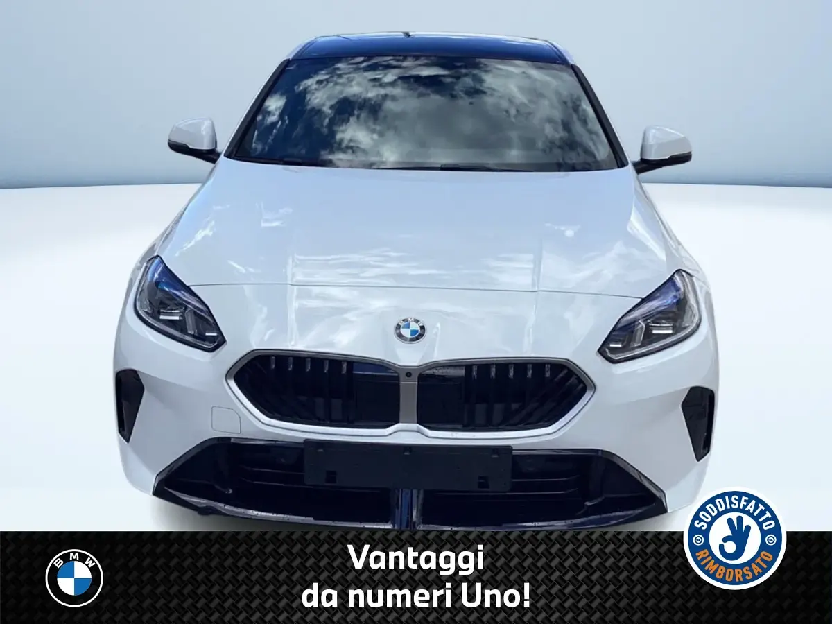 Usata BMW 120 Comfort Edition 190 CV (139 kW) 2024 Bianco pastello Utilitaria