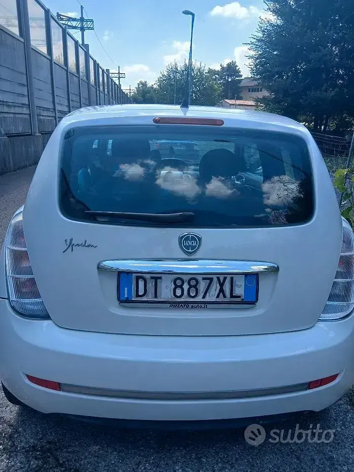 Usata Lancia Ypsilon 60 CV (44 kW) 2009 Bianco Utilitaria