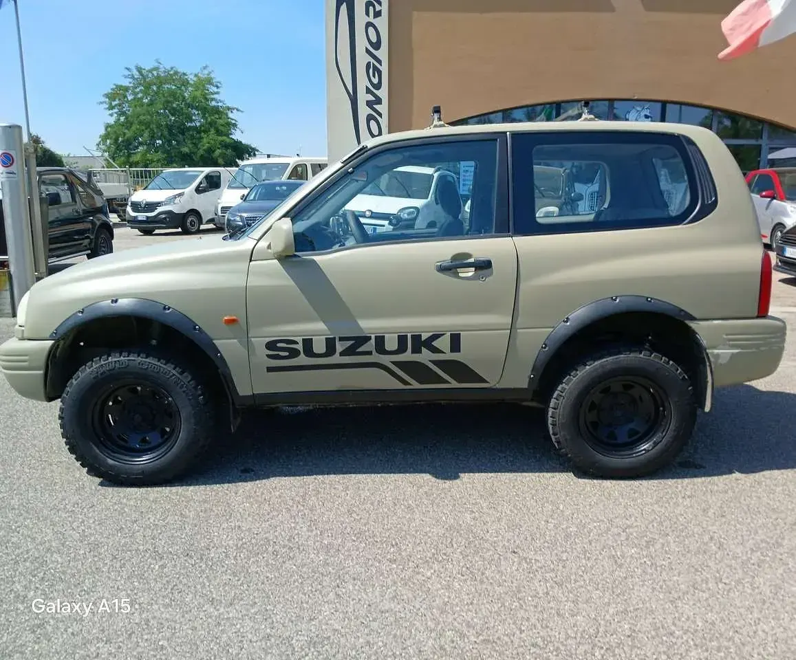 Usata Suzuki Vitara 71 CV (52 kW) 1999 Vernice pastello SUV