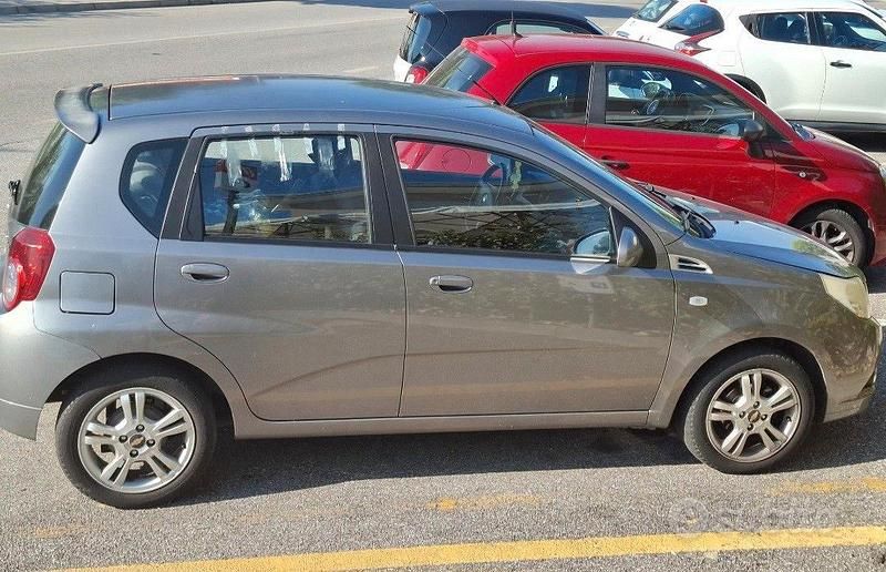 Usata Chevrolet Aveo 84 CV (61 kW) 2009 Grigio Utilitaria
