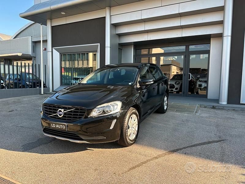 Usata Volvo XC60 Kinetic 149 CV (109 kW) 2016 Nero SUV
