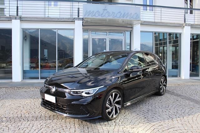 Usata VW Golf VIII R-line 150 CV (110 kW) 2024 Nero Berlina