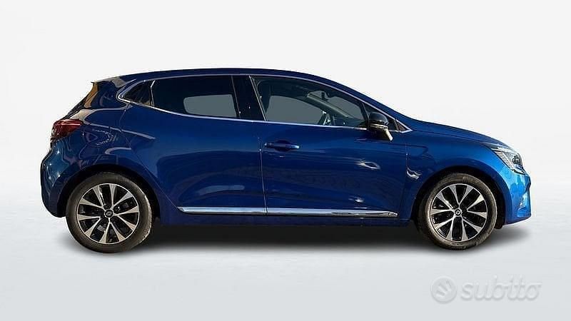 Usata Renault Clio V Techno 145 CV (106 kW) 2022 Blu Berlina