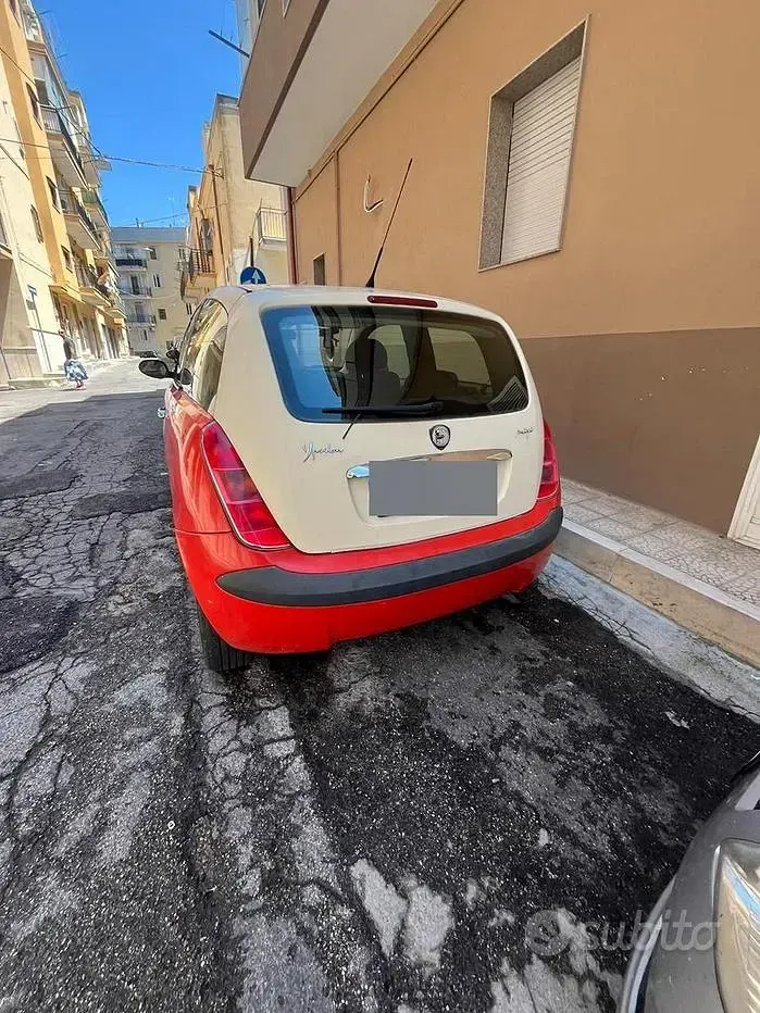 Usata Lancia Ypsilon 69 CV (50 kW) 2006 Arancione Utilitaria