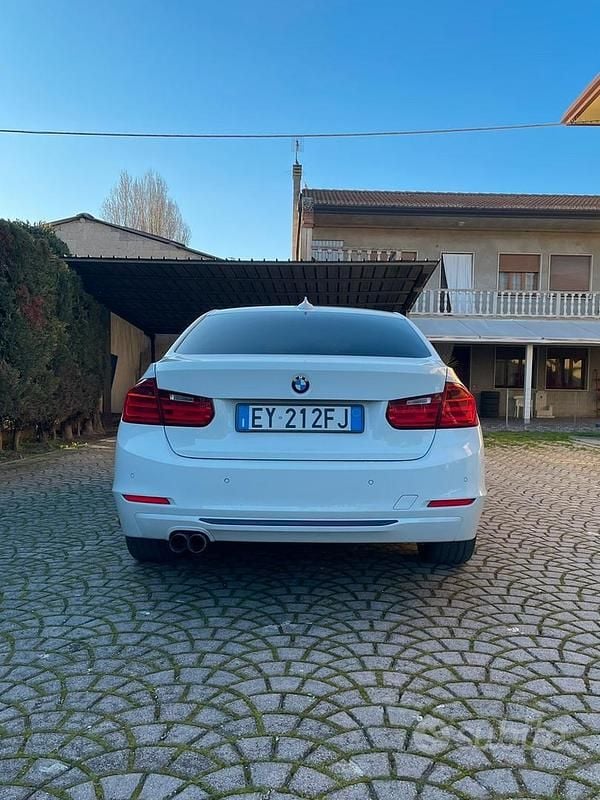 Usata BMW 320 Sport Line 184 CV (135 kW) 2015 Bianco Berlina