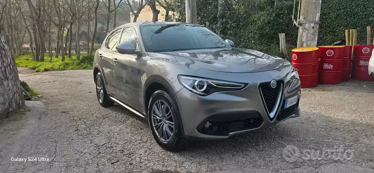 Second-hand Alfa Romeo Stelvio 179 CP (131 kW) 2018 Gri SUV
