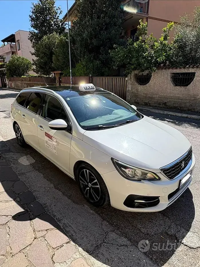 Occasion Peugeot 308 SW 120 ch (88 kW) 2017 Blanc Break