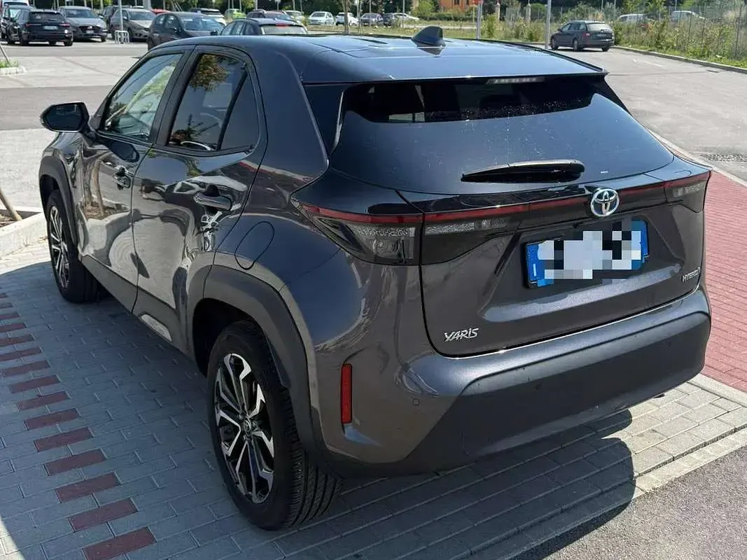 Usata Toyota Yaris Cross Trend 116 CV (85 kW) 2021 Grigio SUV