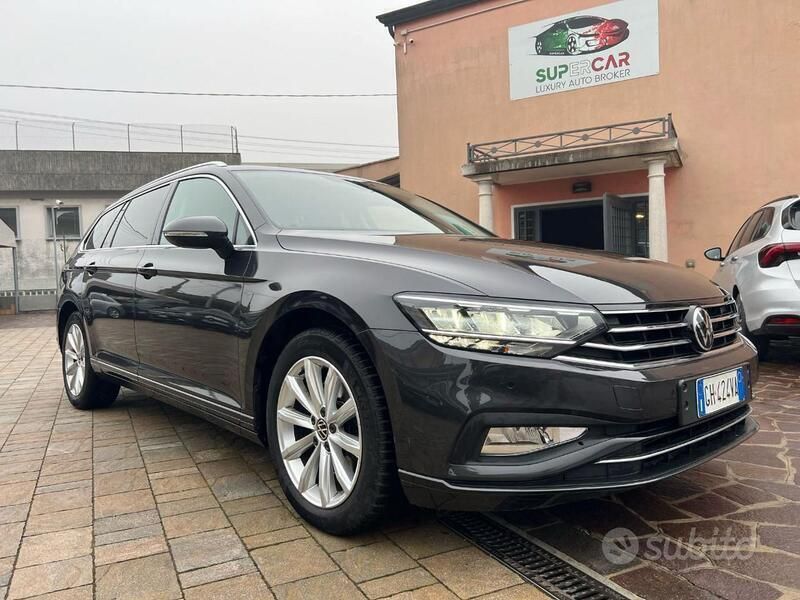 Grigio Usata 2022 VW Passat Business Station wagon | 19.000 € (Ottimo prezzo) - Immagine 1/4