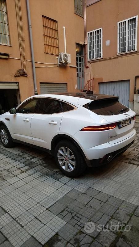 Begagnad Jaguar E-Pace 150 HK (110 kW) 2018 Vit SUV
