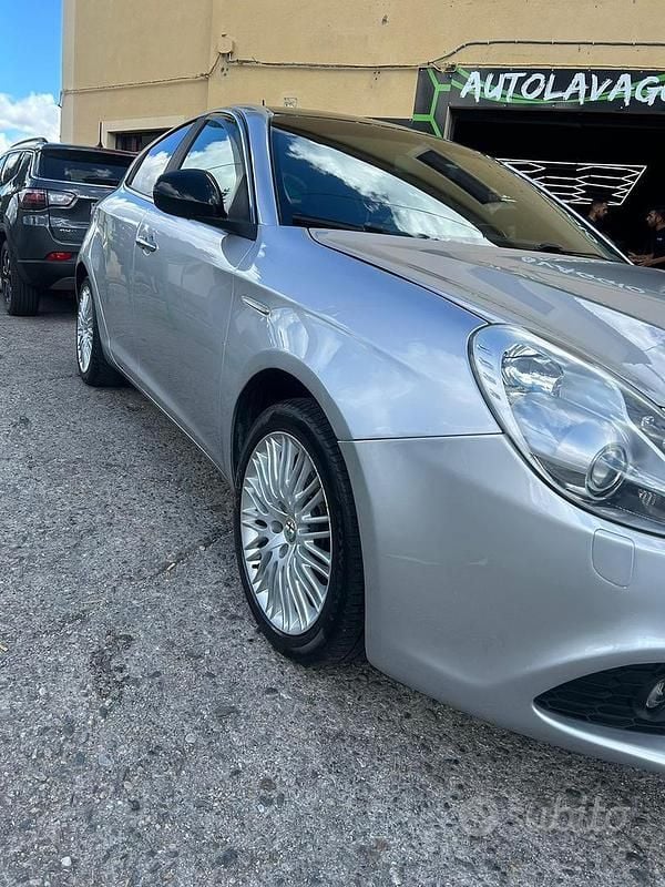 Usata Alfa Romeo Giulietta 170 CV (125 kW) 2012 Grigio Utilitaria