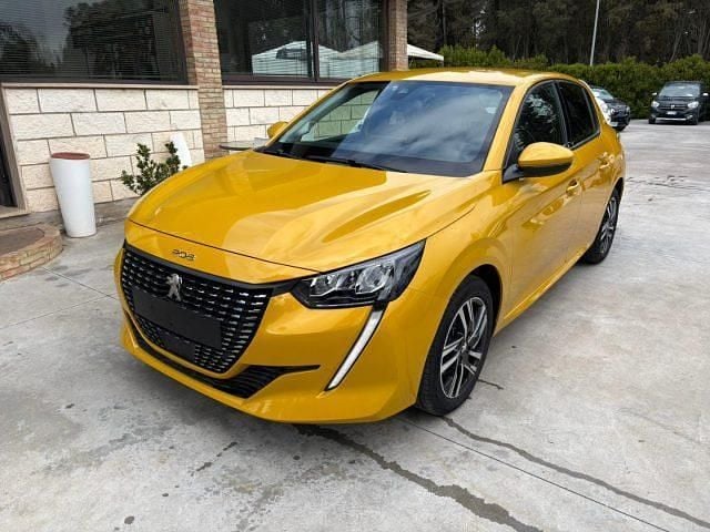 Usata Peugeot 208 Allure 101 CV (74 kW) 2021 Oro Utilitaria