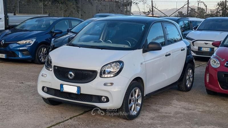 Begagnad Smart ForFour 71 HK (52 kW) 2018 Vit Halvkombi