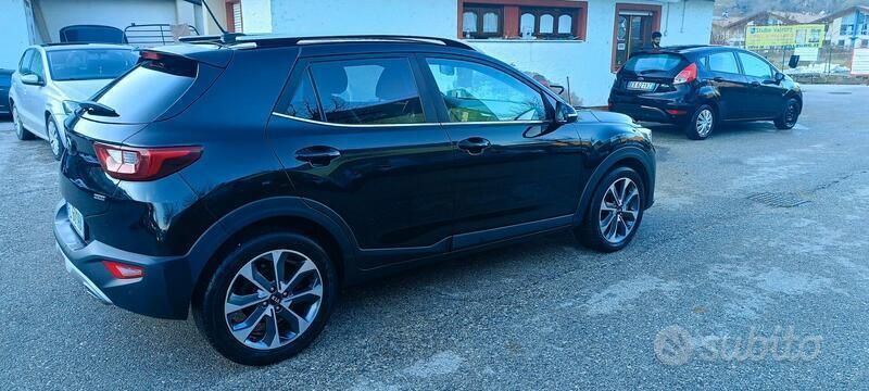 Usata Kia Stonic 119 CV (87 kW) 2017 Nero SUV
