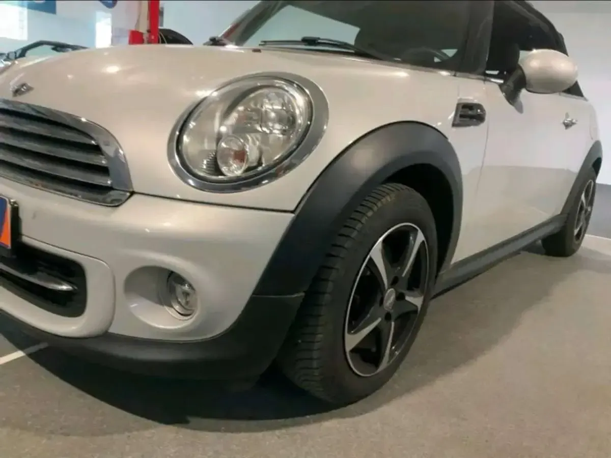 Usata Mini Cooper Cabriolet 122 CV (89 kW) 2015 Bianco Cabrio