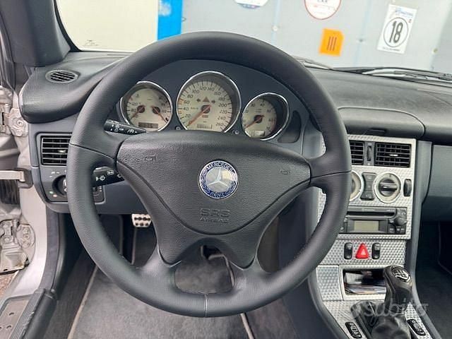 Usata Mercedes SLK200 163 CV (119 kW) 2001 Grigio Cabrio