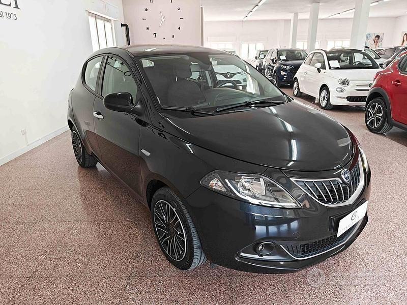 Usata Lancia Ypsilon S 69 CV (50 kW) 2024 Nero Utilitaria