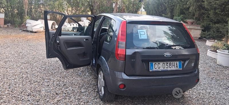 Gebraucht Ford Fiesta 80 PS (58 kW) 2003 Kleinwagen
