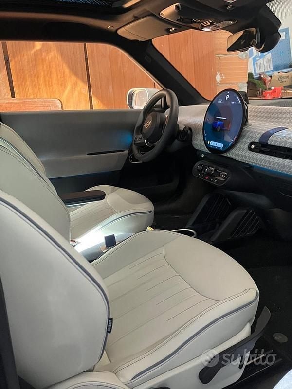 Blu Usata 2025 Mini Cooper SE Essential Utilitaria | 30.000 € (Molto cara) - Immagine 1/4