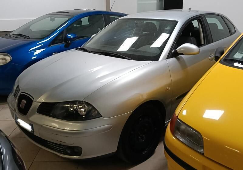 Usata Seat Ibiza Reference 80 CV (58 kW) 2005 Argento Berlina