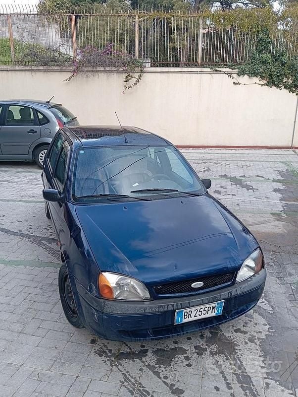 Usata Ford Fiesta 2001 Blu Utilitaria