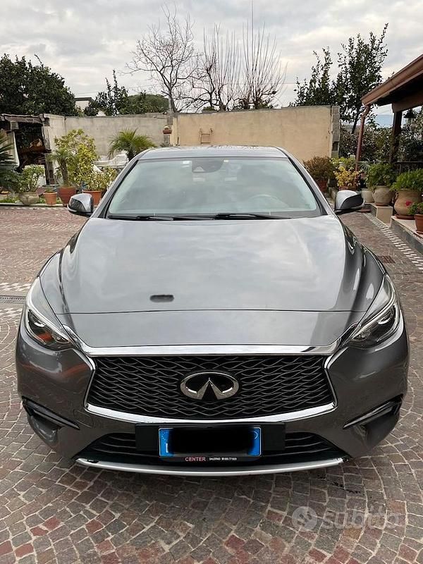 Usata Infiniti Q30 110 CV (80 kW) 2016 Grigio Berlina