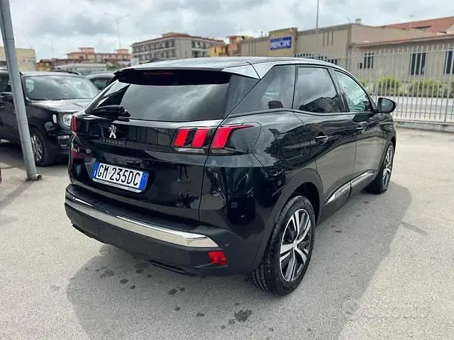 Usata Peugeot 3008 Allure 131 CV (96 kW) 2022 Nero SUV