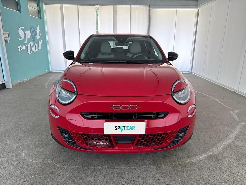 Usata Fiat 600 La Prima 110 CV (80 kW) 2025 Rosso SUV