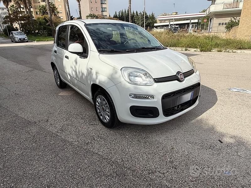Usata Fiat Panda Easy 69 CV (50 kW) 2019 Bianco Berlina