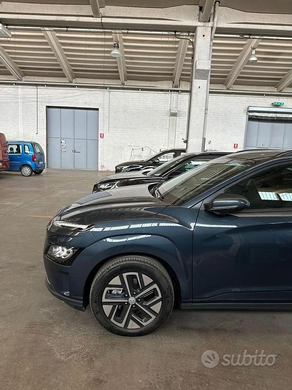 Usata Hyundai Kona 100 kW (136 CV) 2023 Verde acqua metallizzato SUV