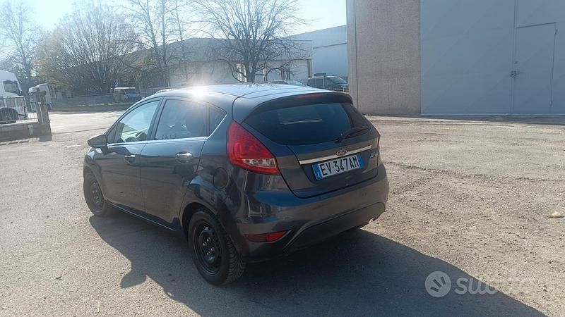 Usata Ford Fiesta 2008 Grigio Utilitaria