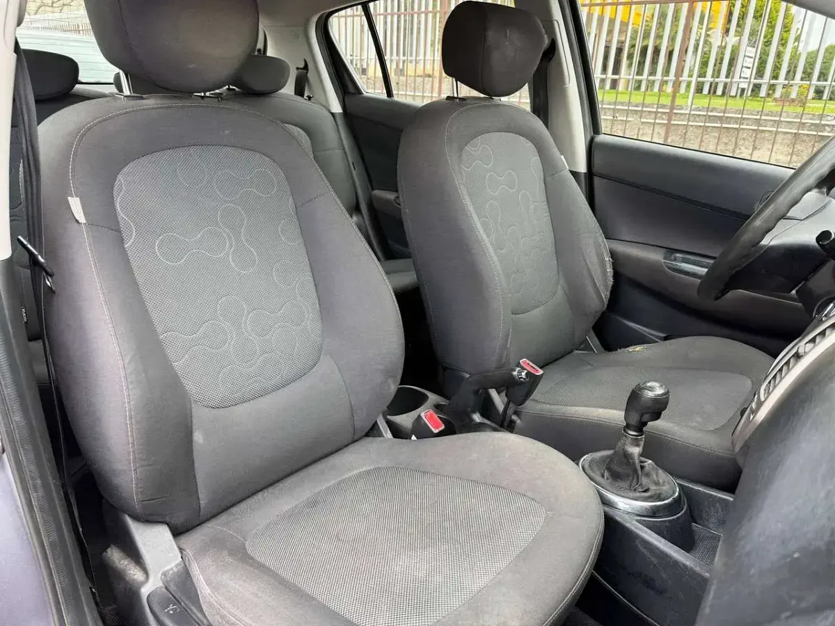 Usata Hyundai i20 Edition 75 CV (55 kW) 2011 Grigio Utilitaria