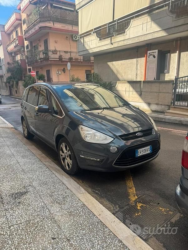 Usata Ford S-MAX S 2011 Blu Monovolume