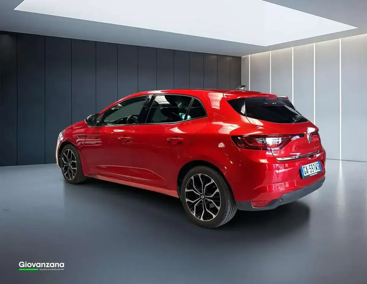 Usata Renault Mégane IV Business 95 CV (69 kW) 2020 Rosso passion Berlina