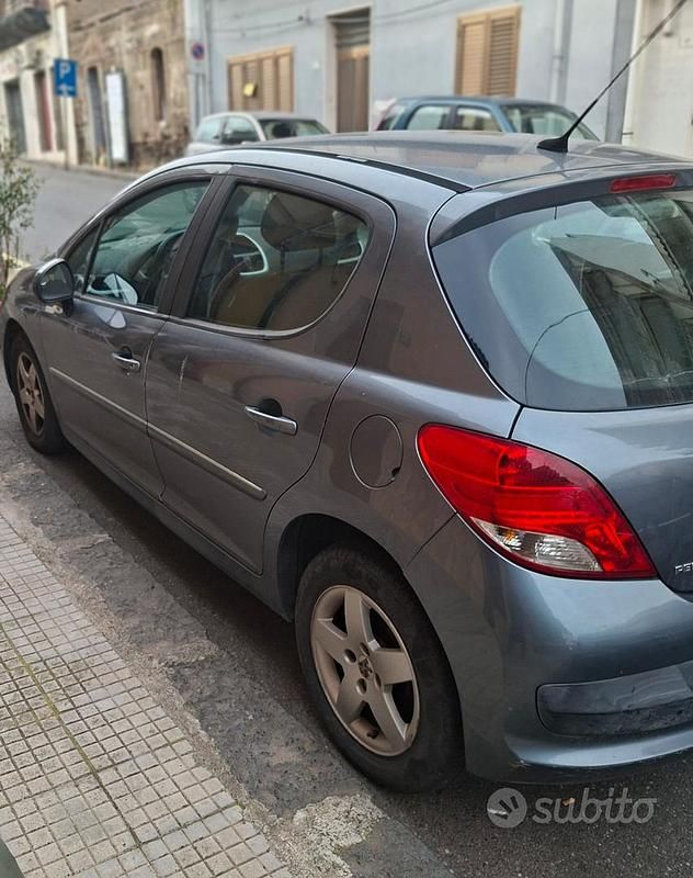 Usata Peugeot 207 75 CV (55 kW) 2010 Grigio Berlina