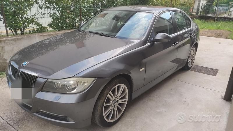 Usata BMW 330 2007 Grigio Berlina