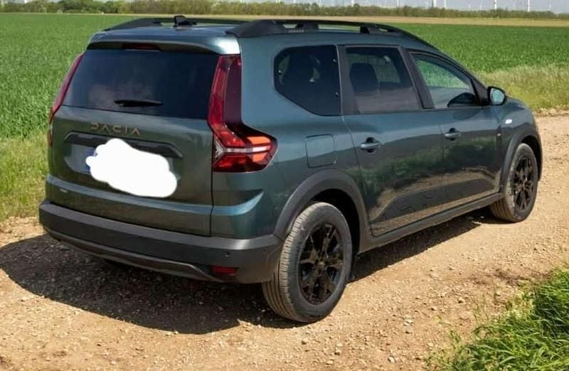 Usata Dacia Jogger Extreme 101 CV (74 kW) 2024 Verde Monovolume