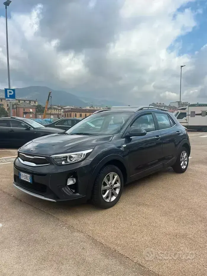 Usata Kia Stonic 120 CV (88 kW) 2019 Grigio SUV
