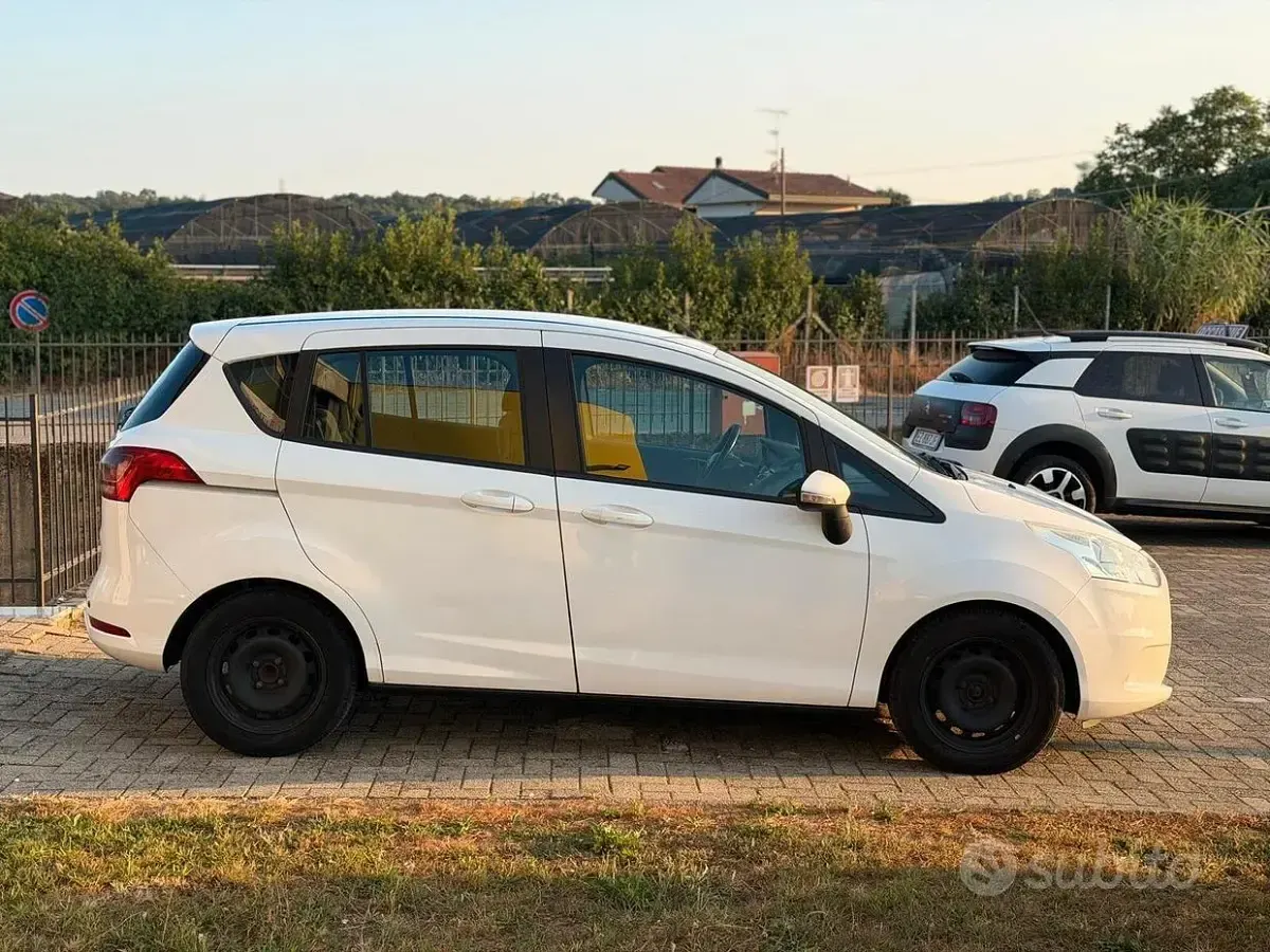 Usata Ford B-MAX Individual 95 CV (69 kW) 2013 Bianco Monovolume