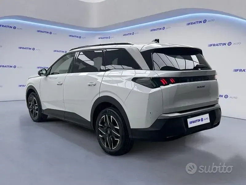Usata Peugeot 5008 Allure 196 CV (144 kW) 2025 Bianco SUV