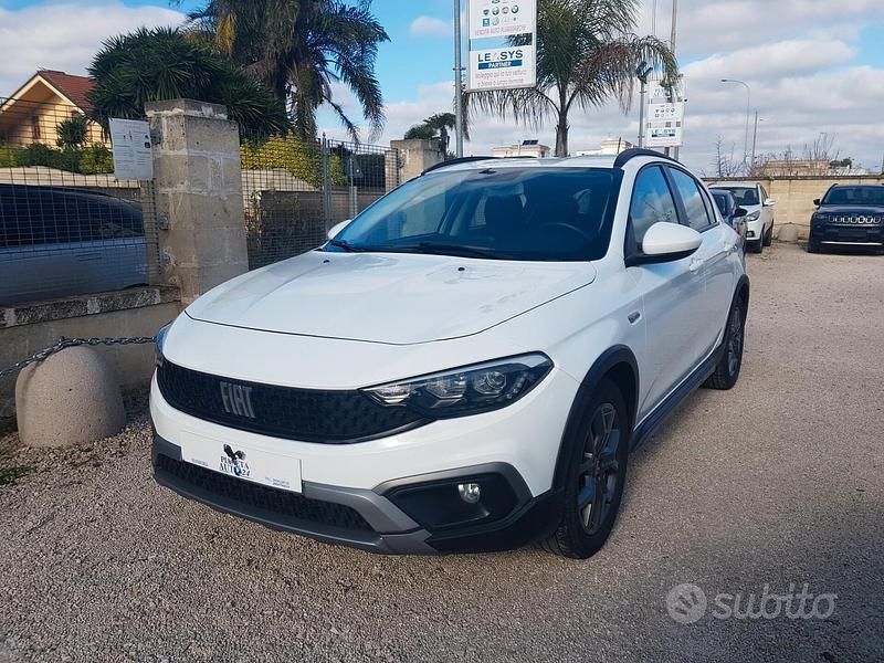 Bianco Usata 2021 Fiat Tipo Cross Tre volumi | 16.900 € (Molto cara) - Immagine 1/4