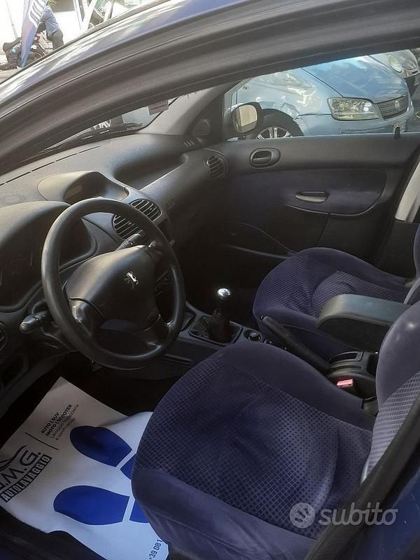 Usata Peugeot 206 68 CV (50 kW) 2005 Blu Berlina