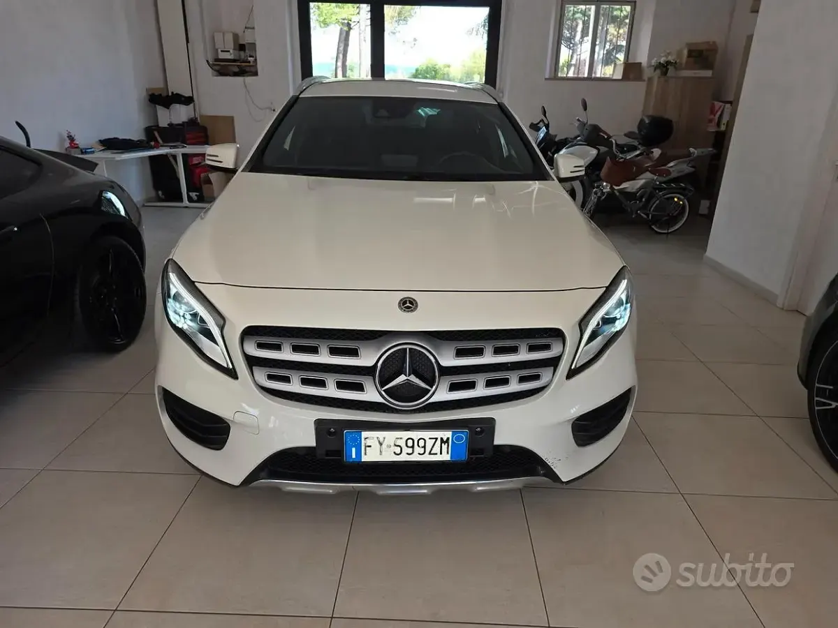 Usata Mercedes GLA200 Premium 136 CV (100 kW) 2017 Bianco SUV