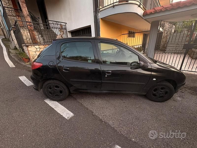 Usata Peugeot 206 68 CV (50 kW) 2004 Nero Berlina
